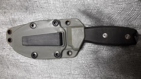 Vendo cuchillo ontario rat4 usado ,  tiene hoja mixta esta en Valencia , 45€ más portes 00