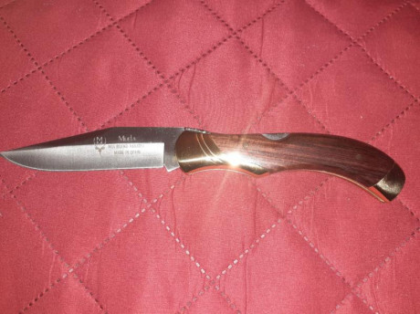 Muy buenas :
Me encanta esta navaja que compré hace poco y que no ha cortado mas que algún folio para 02