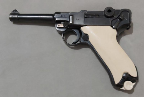 Vendo luger S/42 1937 guiada en "F" con las cachas de marfil de mamut. Documentacion en regla 02