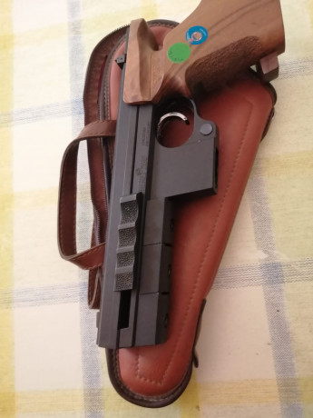 En venta pistola  Hammerli 280  calibre 32wc

Un arma ideal para fuego central. Se trata del último modelo 00