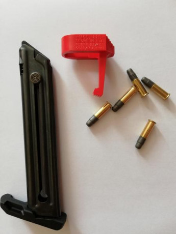 SALUDOS, VENDO UN GARGADOR NUEVO JUNTO CON UN FACILITADOR DE GARGA, TODO A ESTRENAR, PARA 
RUGER LITE 02