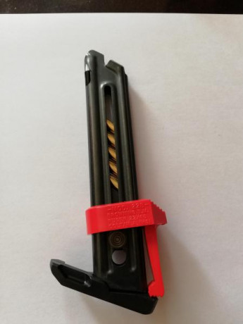 SALUDOS, VENDO UN GARGADOR NUEVO JUNTO CON UN FACILITADOR DE GARGA, TODO A ESTRENAR, PARA 
RUGER LITE 01
