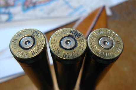 Os adjunto fotos de lo que me está ocurriendo con mas de un rifle, en este caso Mauser K98 de 8 mm piston 122
