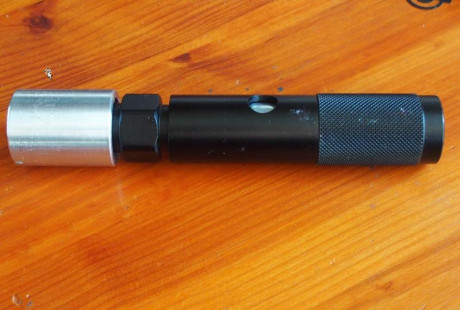 Como ya no tengo ninguna Steyr a CO2 ofrezco este adaptador alemán  para usar las pequeñas bombonas de 01