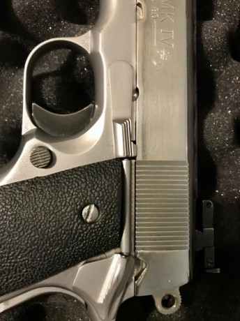 Estupenda Colt MK IV Series 80 Combat Elite 45acp, en muy buen estado. El arma está en Asturias. Dos cargadores, 70