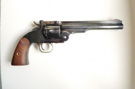 En venta Uberti Schofield Revolver.
 
Guiado en F.
Calibre 45 Colt.
En muy buen estado i funcionando perfectamente.
Se 02
