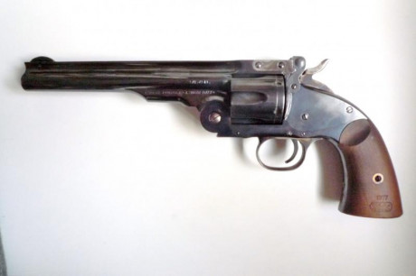 En venta Uberti Schofield Revolver.
 
Guiado en F.
Calibre 45 Colt.
En muy buen estado i funcionando perfectamente.
Se 01