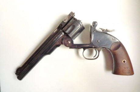 En venta Uberti Schofield Revolver.
 
Guiado en F.
Calibre 45 Colt.
En muy buen estado i funcionando perfectamente.
Se 00