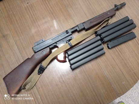 Se vende thompson Cyma 1928 envejecida, con guardamanos y culata original de época wwii, el pistolete 00
