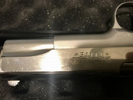 Estupenda Colt MK IV Series 80 Combat Elite 45acp, en muy buen estado. El arma está en Asturias. Dos cargadores, 91