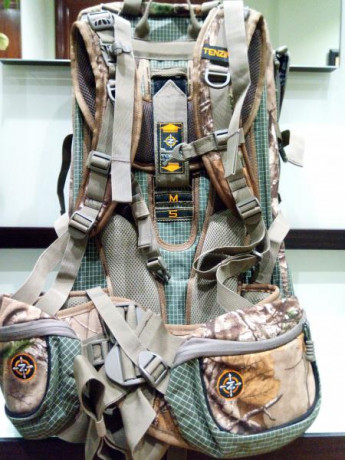 En venta, mochila Tenzing 4000.Practicamente nueva,usada únicamente un fin de semana.Limpia y sin desperfectos.
La 01
