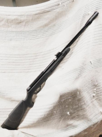 Hola buenas, vendo esta estupenda carabina Gamo CFX calibre 5,5 de cañón fijo en un estado casi impoluto. 02
