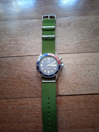 Vendo éste bien conocido reloj, Orient Mako I, dial azul y bisel "Pepsi". El reloj funciona 02