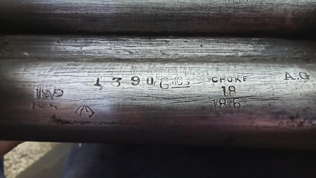 Hola, ha llegado a mis manos una paralela que quiero restaurar y no se exactamente quien es el fabricante 11