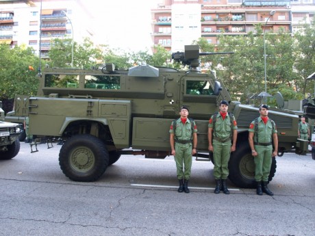 Para variar un poco la tematica de los silbidos, libertad de expresion, jaulas para publico, escasez de 150