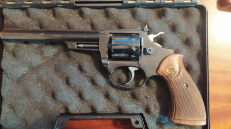 Buenas noches
Un compañero del club me ha pedido que le ponga a la venta un revolver Astra Cadix de 6" 11