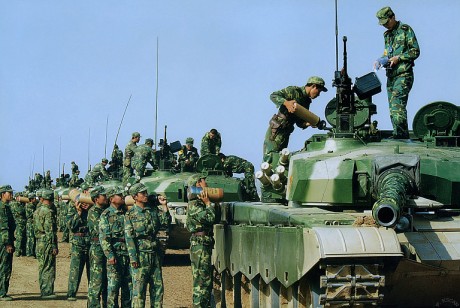 una fotos en Leopard 2 A4 Españoles:
 http://img529.imageshack.us/img529/2384/leo2a4.jpg 50