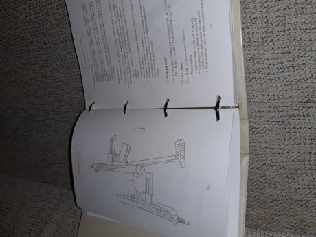 Manual del ejército sobre armas individuales. Llama 82,Cetme,Z-70..... se encuentra en Valladomid. 25€ 12