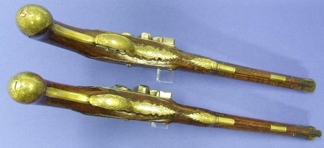 Voy a colocar unas fotos de un arma larga alemana de llave de mecha del siglo XVI. 30
