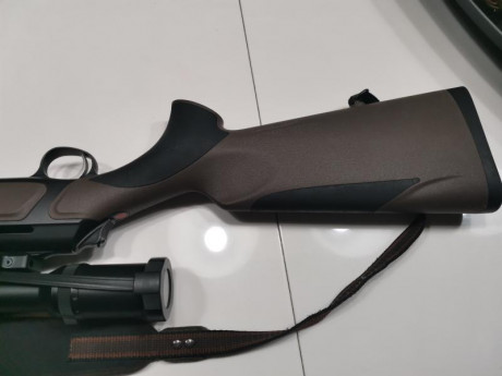 Hola
Vendo excepcional semiautomático Sauer 303 en Calibre 8x57, sintético de color arena. 
Esta en perfecto 12