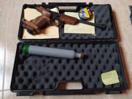 Buenos días se vende de pistola  marca Tau brno de CO2 calibre 4'5 mm ,ha disparado poco .El arma está 00