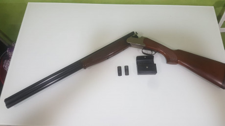 SE VENDE POR NO USAR .
ESCOPETA LAMBER SUPERPUESTA CALIBRE 12-70
CAÑONES 71 CM
EXPULSORA 
POLICHOQUES 32
