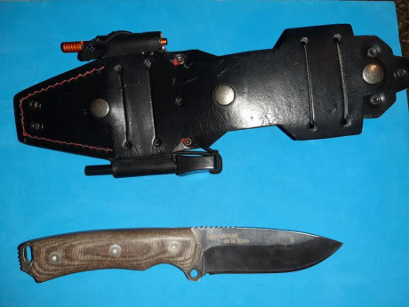 Vendo cuchillo de supervivencia marca Nieto,modelo Chaman. Diseñado por Manuel de la Torre. Con funda,silbato 02