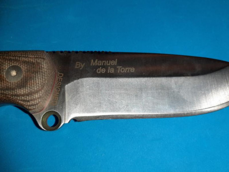 Vendo cuchillo de supervivencia marca Nieto,modelo Chaman. Diseñado por Manuel de la Torre. Con funda,silbato 10