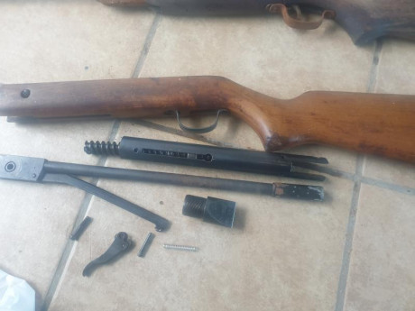 Gamo expomatic funcionando pero sin fuerza,le falta el cargador y la rueda del alza,está en mal estado
Cometa 02