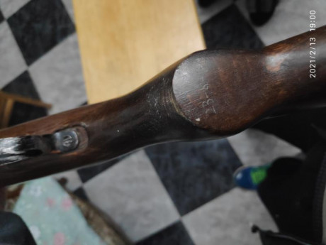 Vendo carabina Norica del 4.5mm comprada por mi bisabuelo en 1958.
En 1985 la madera fue restaurada y 21