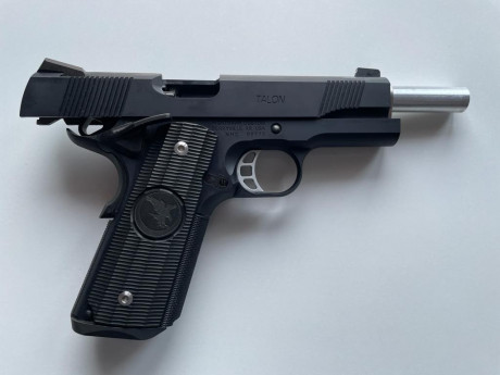 Vendo Pistola Nighthawk Custom Talon de Airsoft Full equip por 500 euros con base como no de Tokio Marui. 12