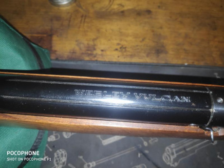 Lo dicho vendo Webley Vulcan calibre 6,35 , funciona a la perfección y tiene unos acabados y un peso espectaculares. 02
