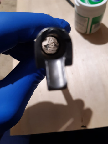 SE VENDE CZ 75  ,TIENE EL GATILLO ALIGERADO , ALZAS REGULABLES ,CON DOS CARGADORES PARA EL 9mm Y UNO PARA 02