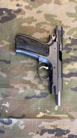 Hola pongo en venta esta pistola CZ modelo 75B de calibre 9mm Parabellum.
La pistola ha sido reacondicionada 02