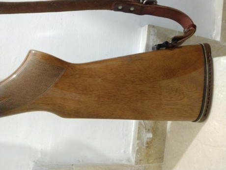 Vendo semiautomática Browning B80 calibre 12/70 con cañon de 71cm, 5 chokes invector más la llave, en 12