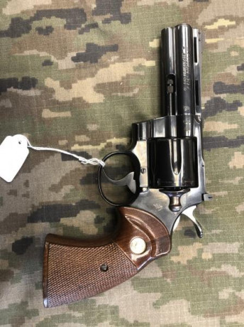 Hola pongo en venta este revolver Colt Python en calibre .357 magnum.
El arma se encuentra en la provincia 00