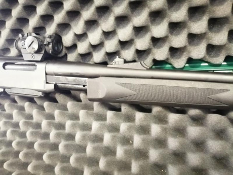 Muy poco uso,perfecto de fibra y mecanismos,incorpora un visor AIMPOINT MICRO H2 DE 2 MOA Y carril Weaver 20