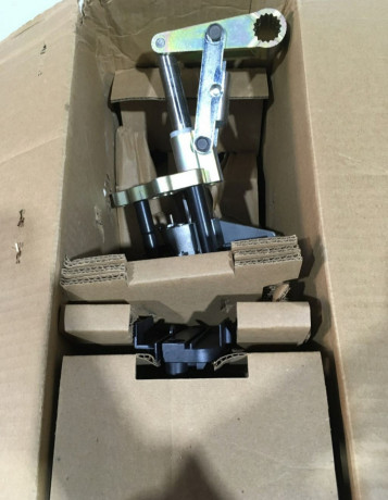 Muy buenas compañeros,

Vendo lee pro 1000 nueva a estrenar. 

No se ha montado nunca, esta en su caja 01