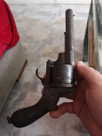 Hola a todos. Os pongo fotos de un revolver que no tengo ni idea de marca y modelo.  :sniper 11