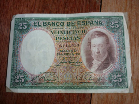 Vendo libro antiguo del siglo XVIII, escrito en francés y bien conservado. El titulo es : CONFERENCES 11