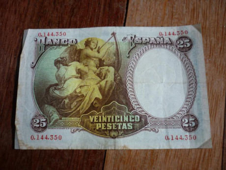 Vendo libro antiguo del siglo XVIII, escrito en francés y bien conservado. El titulo es : CONFERENCES 10