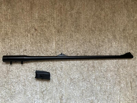 Se vende cañón blaser R8 calibre 300wm, muy buen estado, precio 850 cargador incluido 00