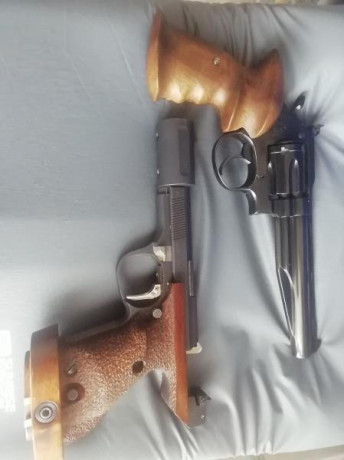 Por no usar se vende lote compuesto por revolver llama olimpico del 38sp/wc y pistola unique des 69 del 00
