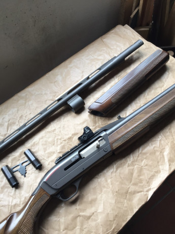 Buenas a todos, dispongo de escopeta Semiautomática Winchester Modelo SX3 con dos cañones, uno con polichok 02