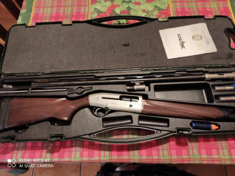 Hola, vendo una Beretta A-400 xpior-ligh con kick-off y cañón de 66 en calibre 12, tres chokes. Es ligerísima 02