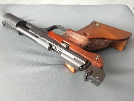 Por no usar se vende lote compuesto por revolver llama olimpico del 38sp/wc y pistola unique des 69 del 50