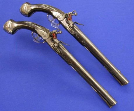 Voy a colocar unas fotos de un arma larga alemana de llave de mecha del siglo XVI. 41