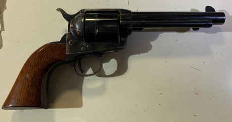 Vendo un Revólver Uberti Catleman en Cal. 45 LC. de. 5,5” de cañón.

Aunque se ha jugado un poco con el 00