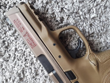 Hola busco alguna glock escucho ofertas. con licencia tipo A 10