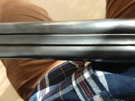 Hola,buenas:Quisiera,si es posible,que alguien me informase sobre el fabricante de la siguiente escopeta:
Se 30